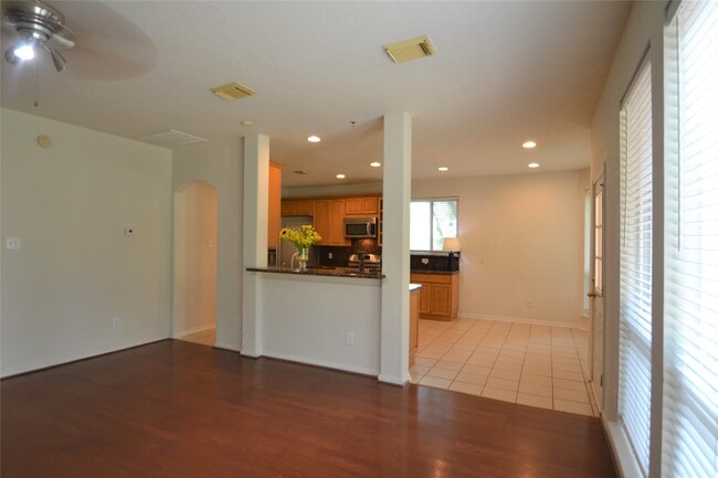 Building Photo - 12110 Laurel Ct