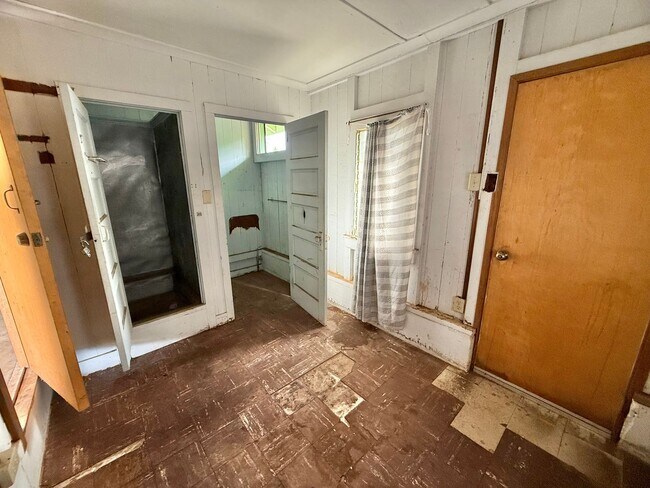 Building Photo - Partially Furnished Spacious 5 Bedroom / 2 Bathroom Home with Ocean View – Sandhills