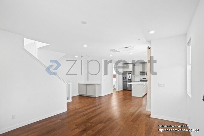 Building Photo - 5876 Cadence Ave