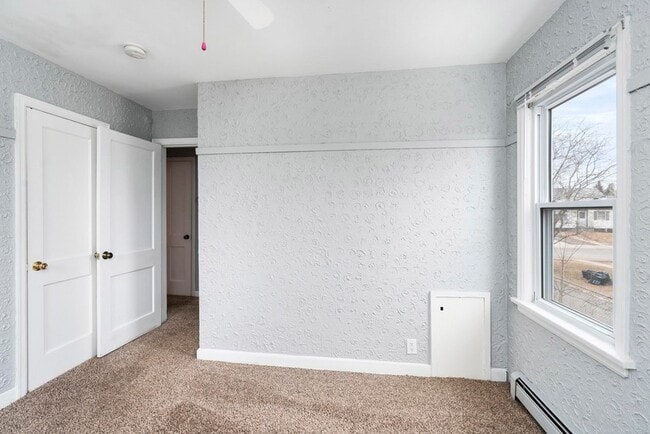 Building Photo - 5116 Ivanhoe St