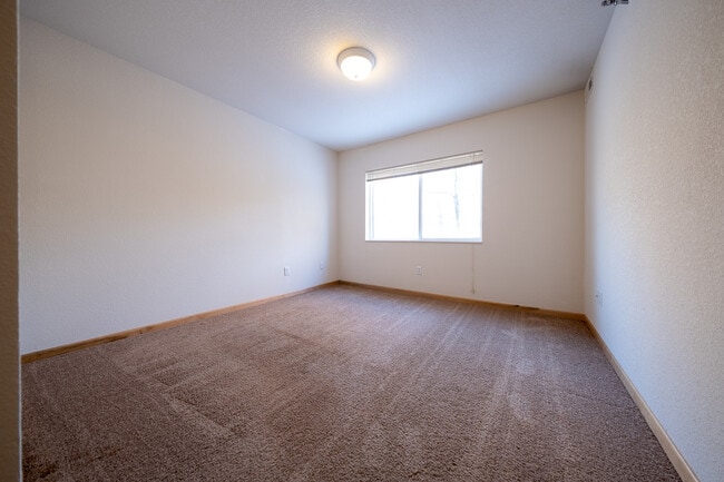Building Photo - 16520 Tranquility Ct