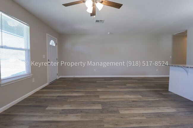 Building Photo - 4124 W 56th Pl