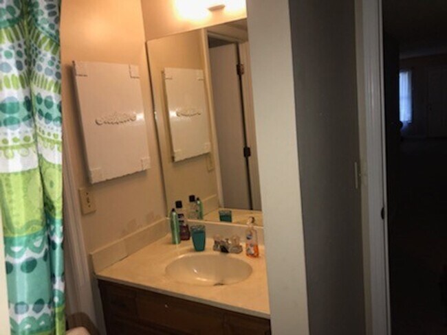 Building Photo - Deerfield Condominiums
