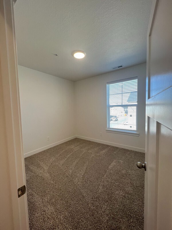 Building Photo - 1382 N 3650 W