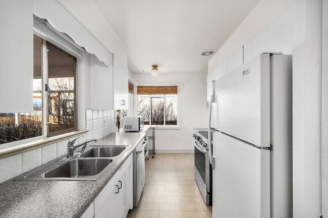 Building Photo - 2921 S Adams St