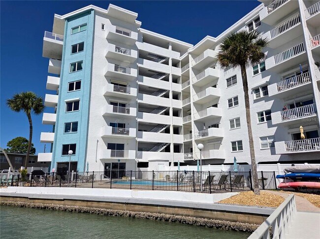 Building Photo - 285 107th Ave