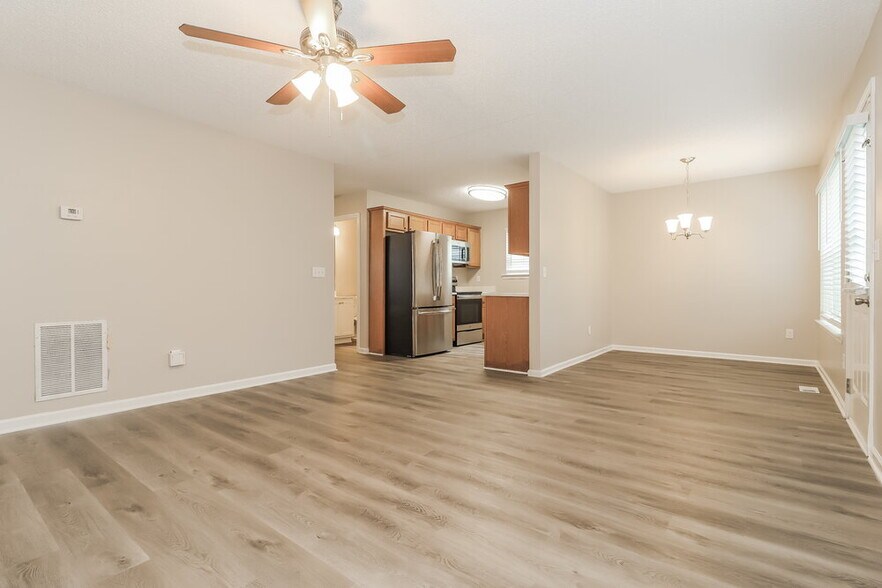 Building Photo - 69 Middlebrook Dr