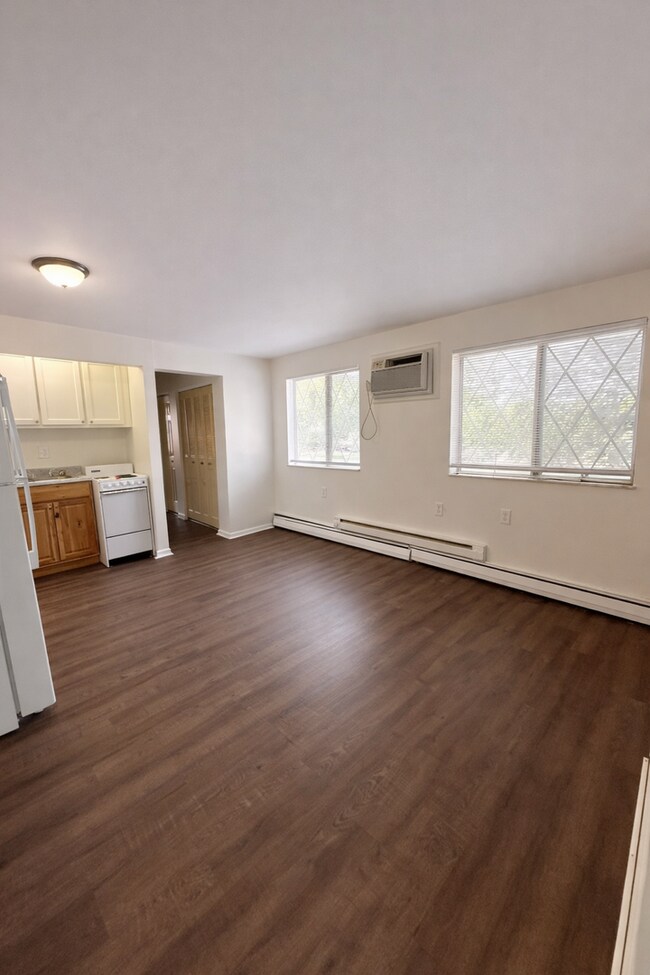 Building Photo - AVAILABLE NOW: 1 Bedroom 1 Bathroom apartment in Downtown Beaver!