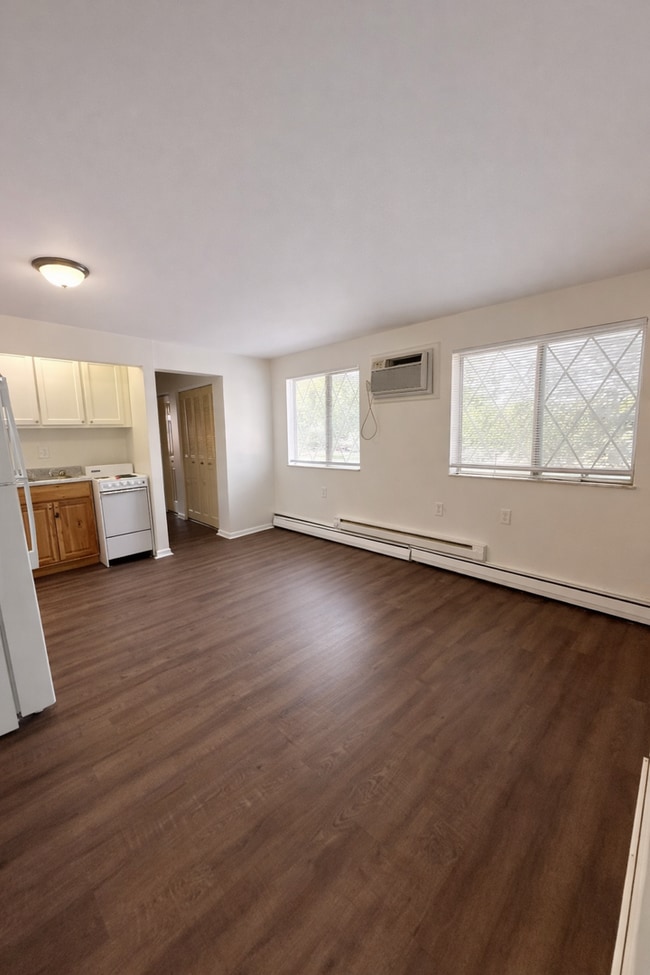 Building Photo - Jefferson Trace Apartments: One-bedroom in Beaver PA!