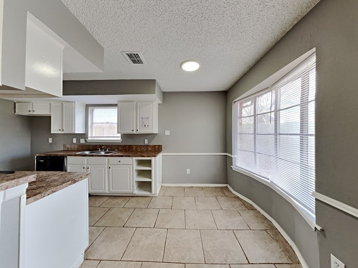 Building Photo - 2238 Turtle Creek Dr