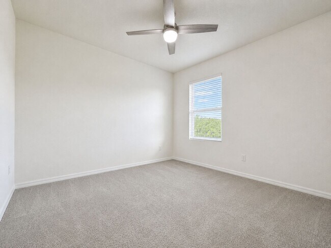 Building Photo - Family-Friendly lifestyle living in this 5Bedroom/3Bath spacious Odessa home!
