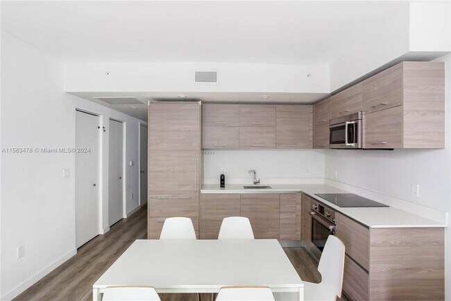 Building Photo - 1300 South Miami Avenue Apt #1708, Miami, ...