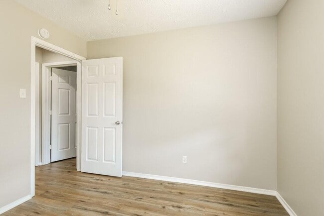 Building Photo - 4703 Lost Lake Ln