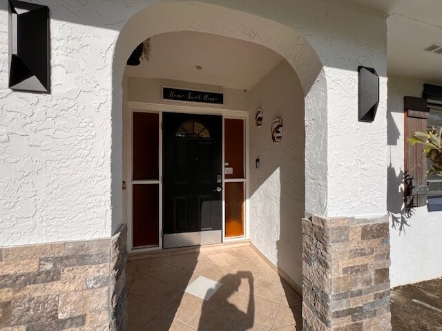 Building Photo - Elegant 3-Bed, 2-Bath Home in Prime Orland...