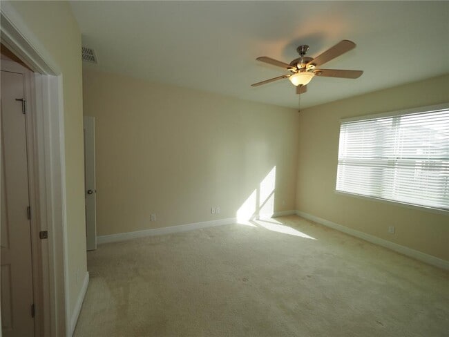 Building Photo - 995 Molly Cir