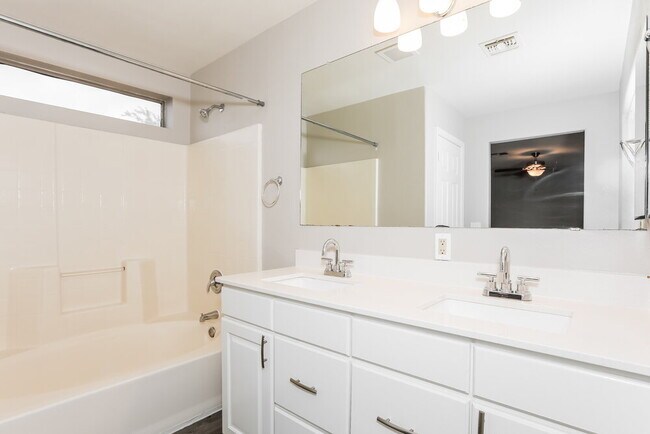 Building Photo - 6312 S Nash Way