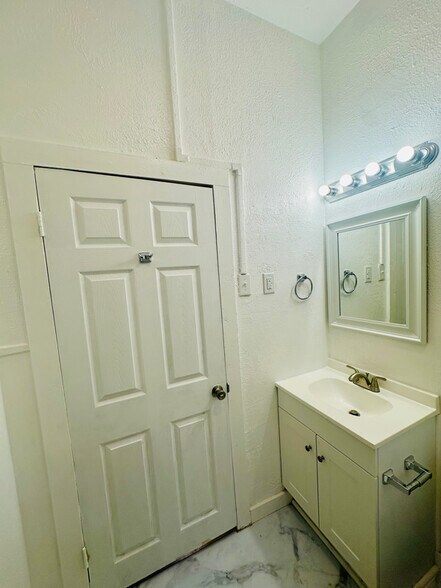 Building Photo - 503 Cannon St