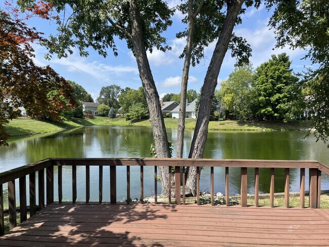 Building Photo - 10728 Lexington Dr