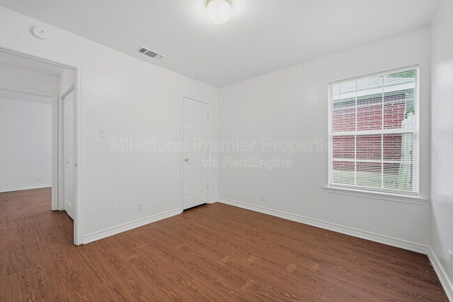 Building Photo - 2000 Monte Cristo Way