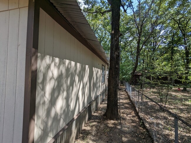 Building Photo - 103 Cardinal Ln