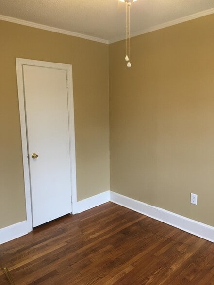 Building Photo - 3413 Rosewood Dr