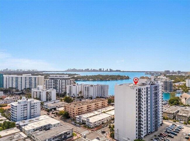 Building Photo - 401 69th St