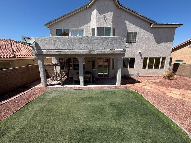 Building Photo - Elegant 4Bed/5Bath/3Car gated residence located near Silverado Ranch