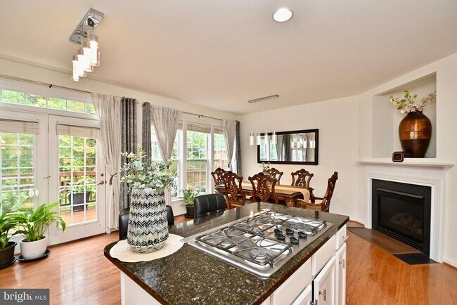 Building Photo - 8240 Gunston Commons Way