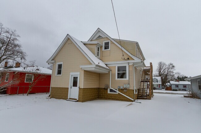 Building Photo - 129 W Stimmel St