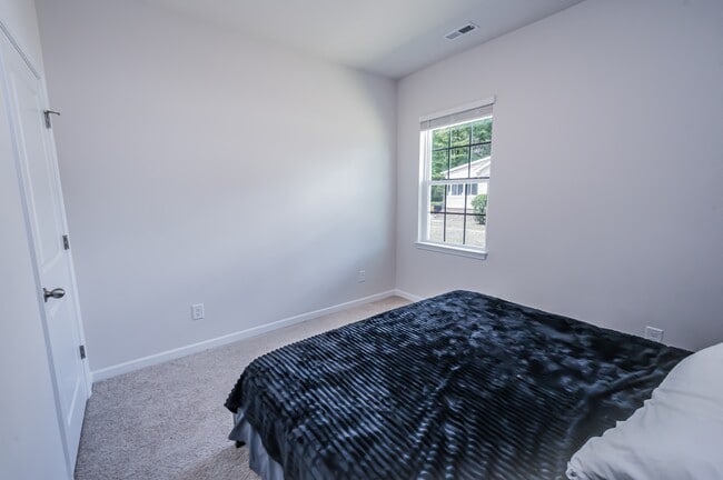 Building Photo - 1201 Santa Lucia Dr