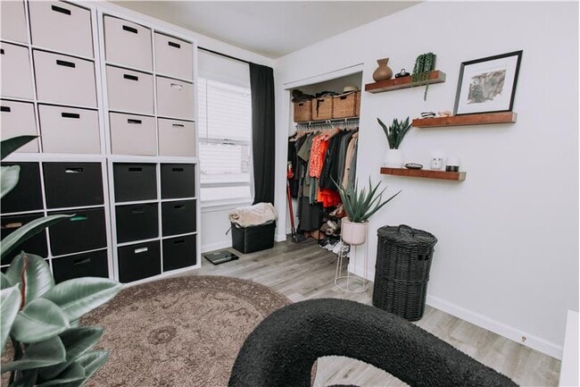 Building Photo - 1930 Independence Rd