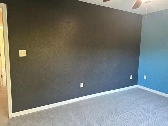 Building Photo - Ingleside