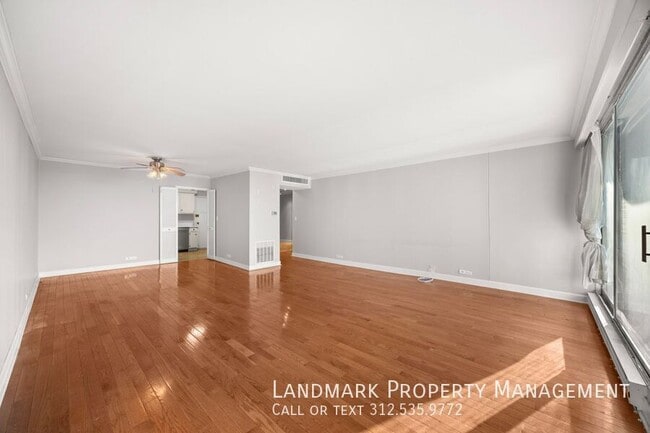 Building Photo - 6033 N Sheridan-Unit 35D