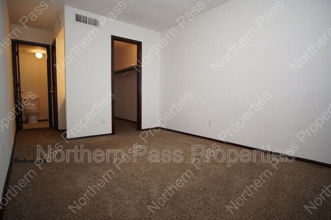 Building Photo - 11604 Gordon Bays Way