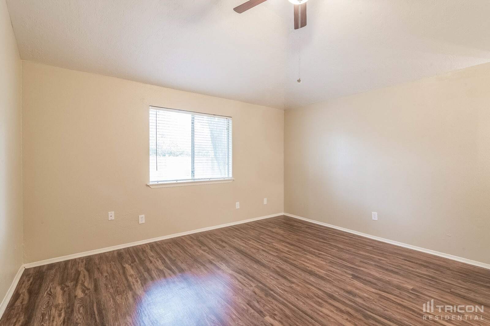 Building Photo - 2602 Carson Dr