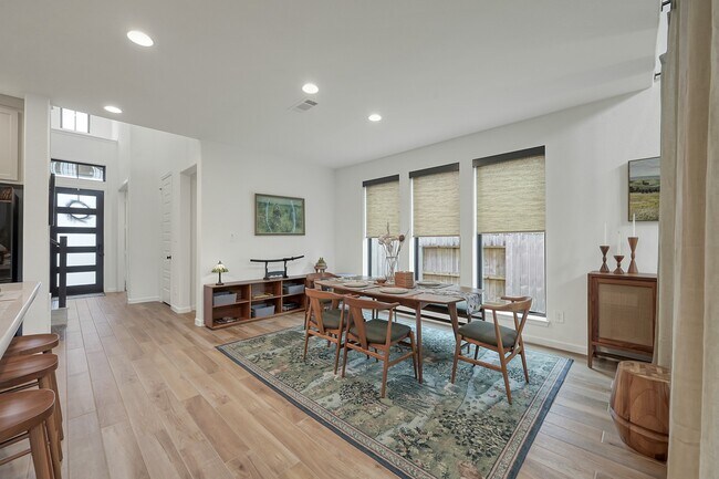 Building Photo - 647 Sand Branch Dr