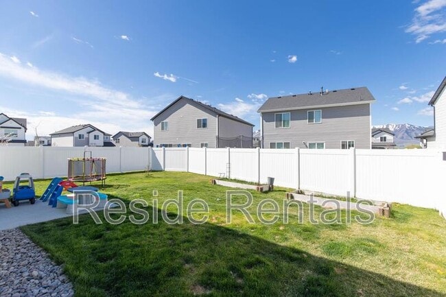 Building Photo - 2007 Redtail Cir