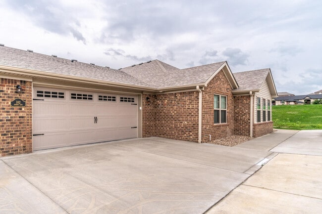 Building Photo - 182 Garden Gate Dr