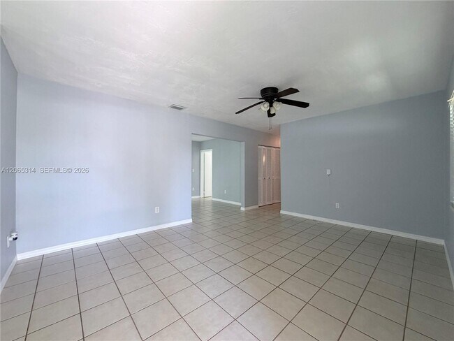 Building Photo - 5101 SW 127th Pl