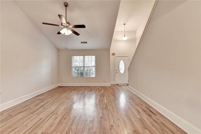 Building Photo - 3112 Sentinel Cir