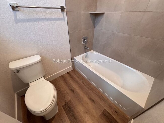 Building Photo - 1150 Little Ln