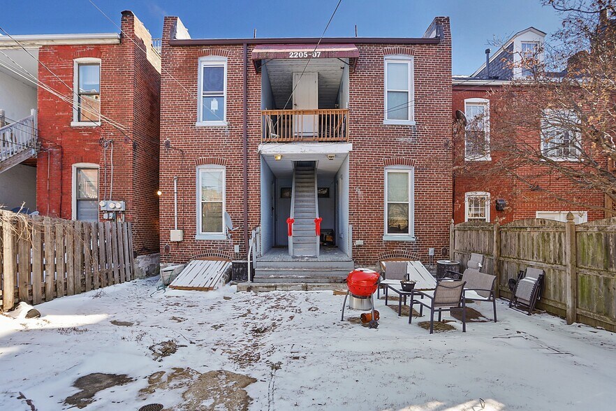 Building Photo - 2205 S 11th St