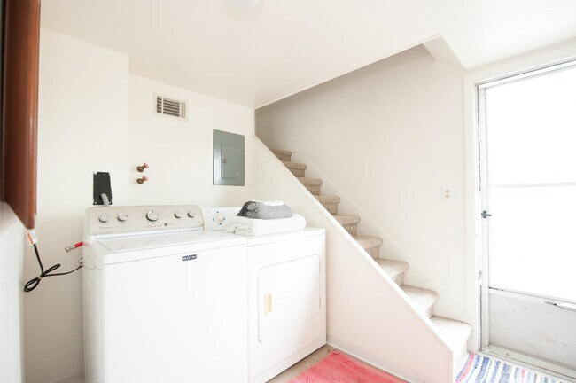 Building Photo - 219 S Gull Lake Dr