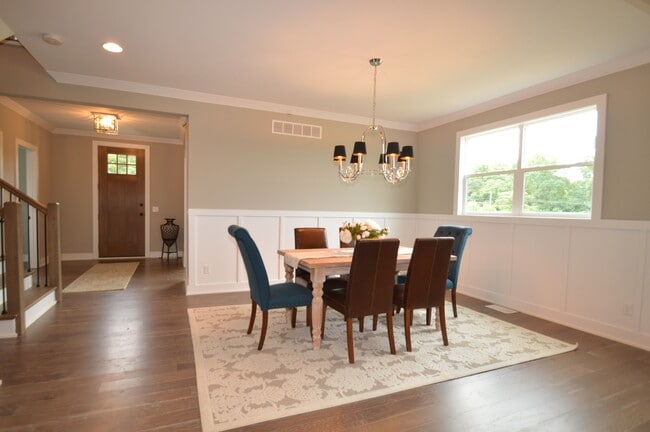 Building Photo - 9324 Old Plainfield Rd