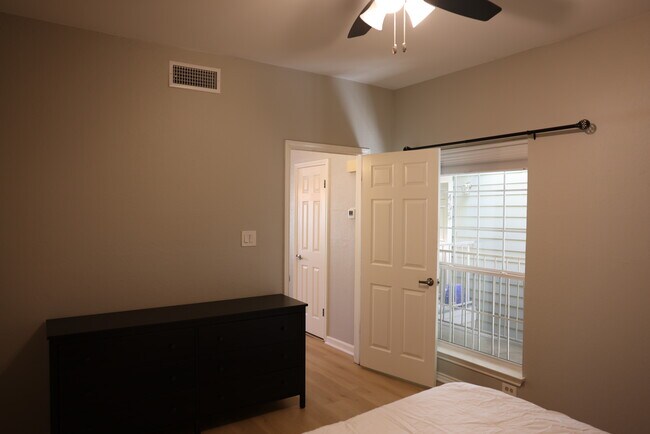 Building Photo - 7151 Gaston Ave