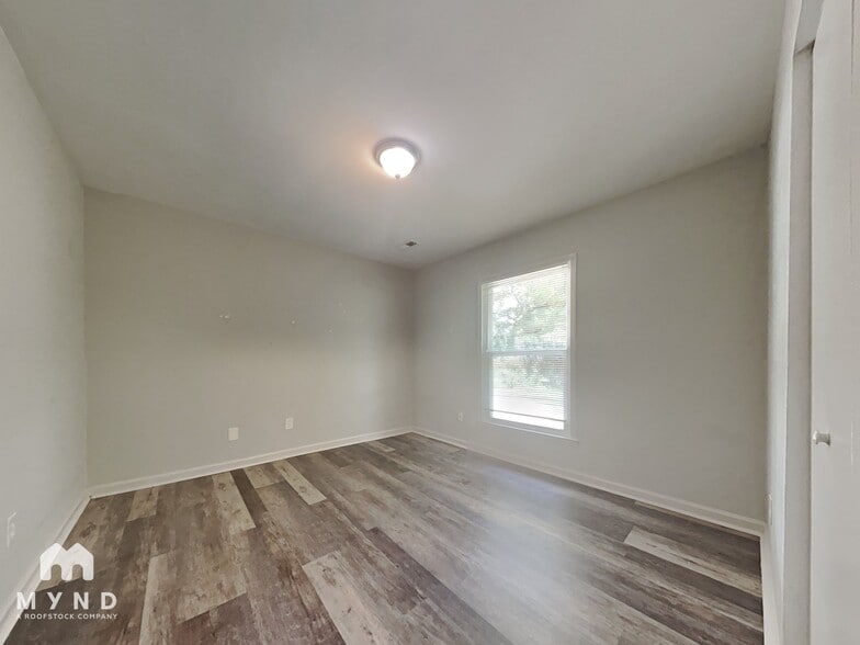 Building Photo - 3400 Pine Meadow Dr