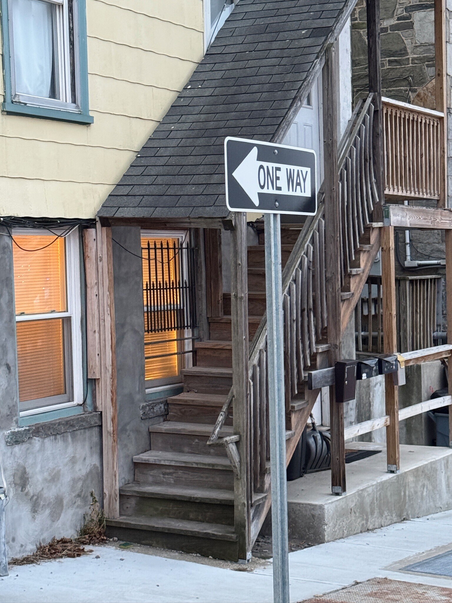 FRONT ENTRANCE - 25 Minerva St