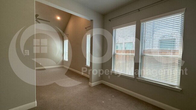 Building Photo - 3508 Covedale Blvd