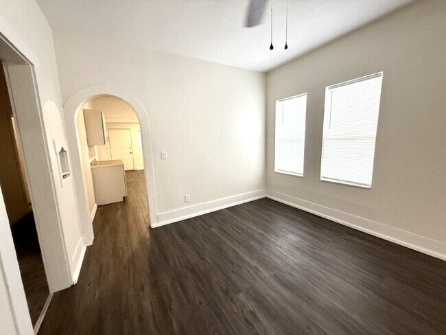 Building Photo - 531 G St NW