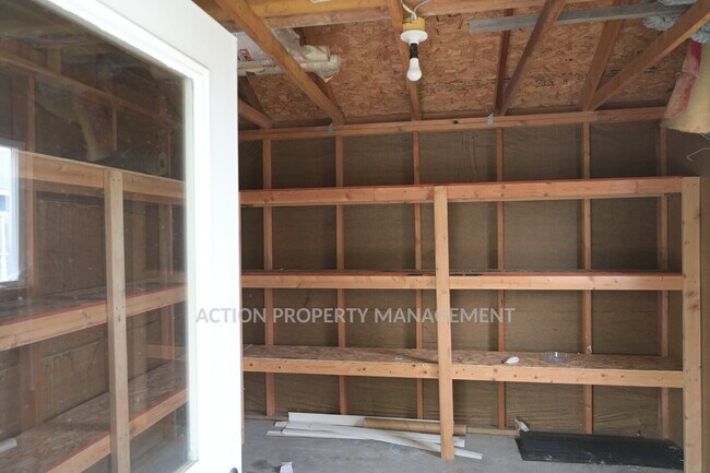 Building Photo - 3 bed 2 bath, 2 car garage in Sequim